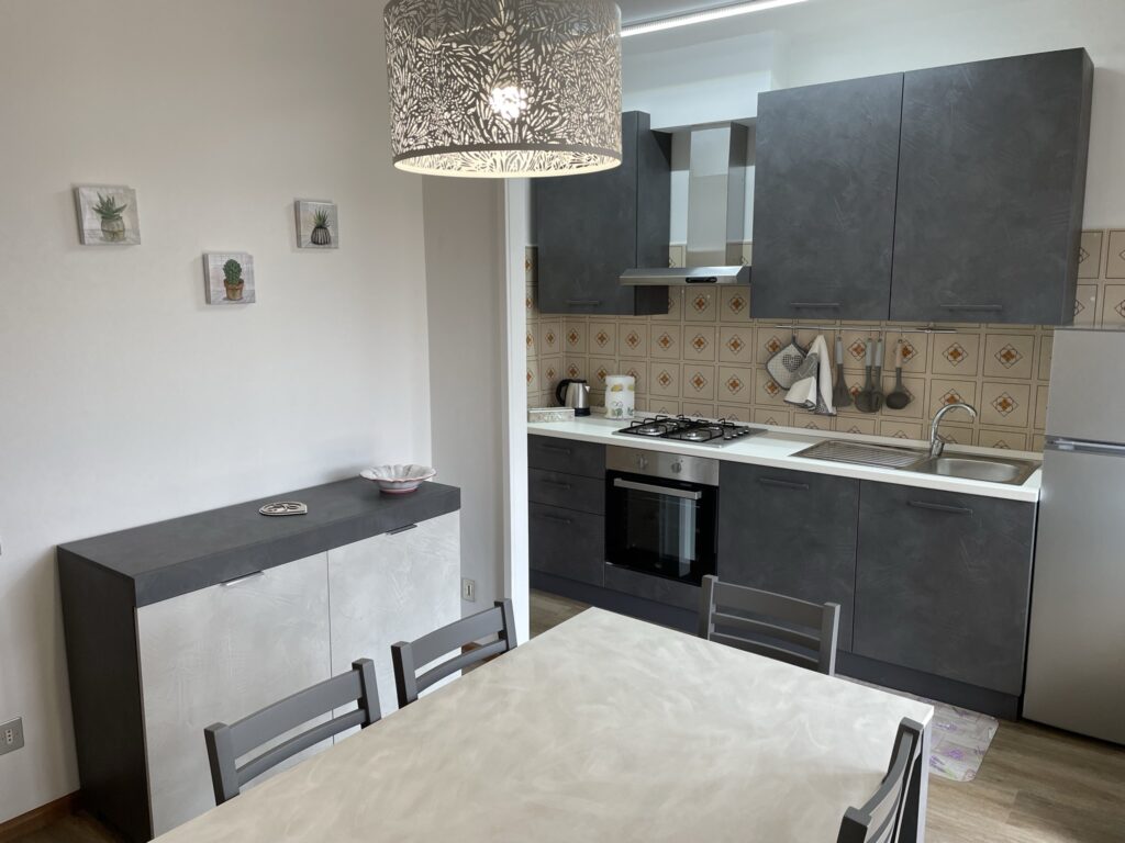 Cucina completamente attrezzata